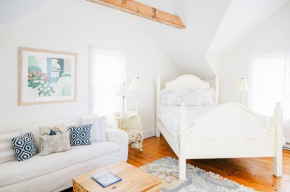 Relaxing guesthouse with pool, stunning views close to beach